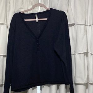 Fabletics Long-sleeve tee! NEVER WORN